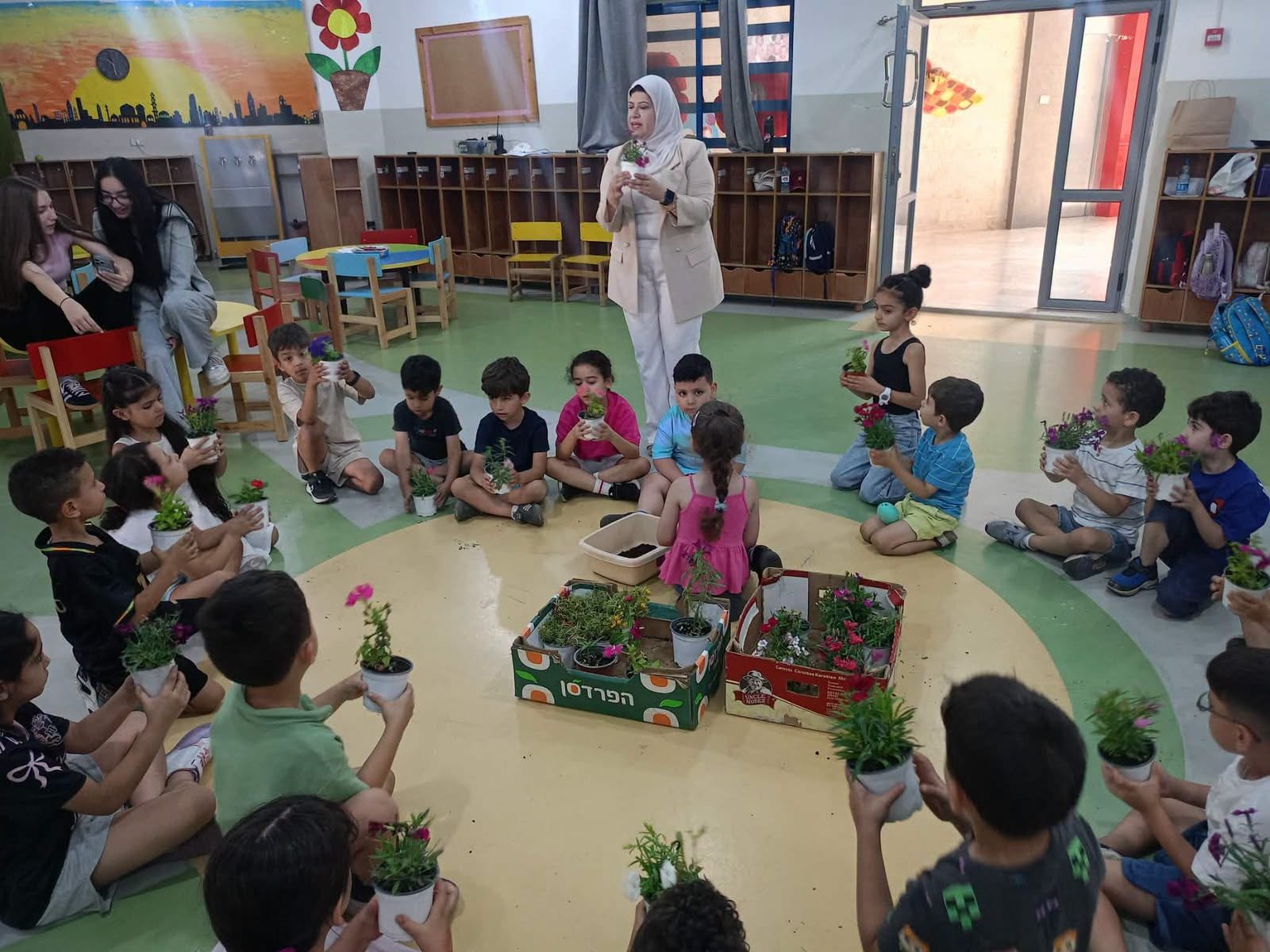 بلدية رام الله تختتم برنامج الأنشطة البيئية في المخيمات الصيفية